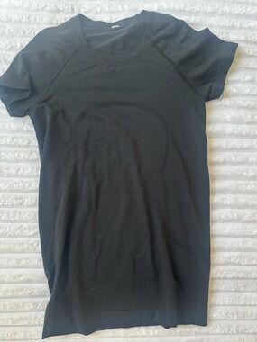 Lululemon athletica Black Short-Sleeve Performance Tee